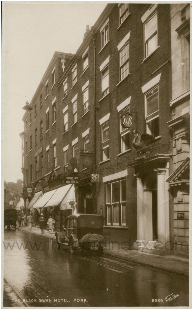 Early 20th century street scene