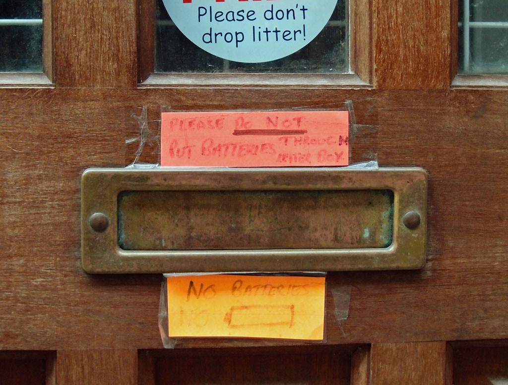 Door signs, Ernie Roy's, April 2019