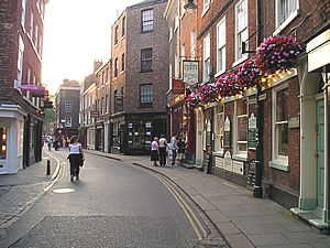 Low Petergate, evening, 1 August 2004