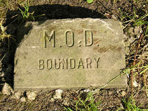 MOD boundary marker, Burton Stone Lane
